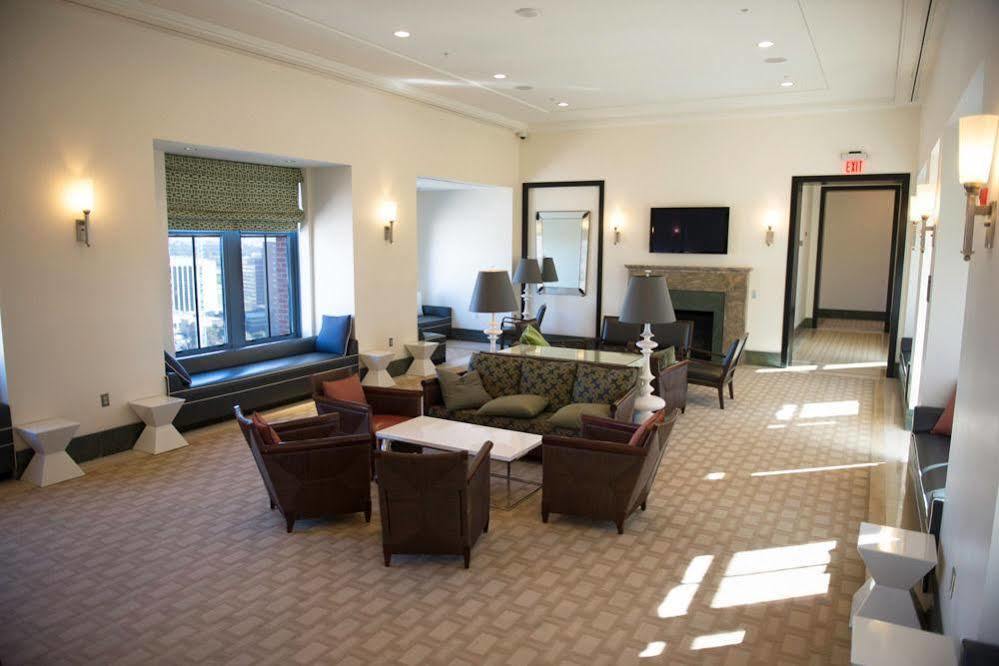 Crystal Quarters Furnished Apartments At The Gramercy Arlington Exterior foto