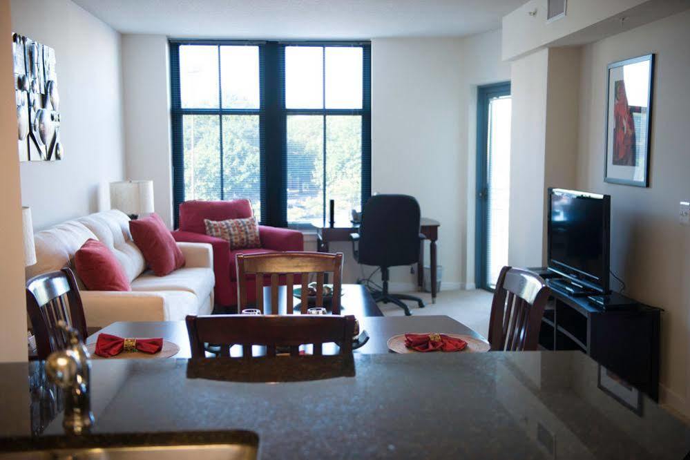 Crystal Quarters Furnished Apartments At The Gramercy Arlington Exterior foto