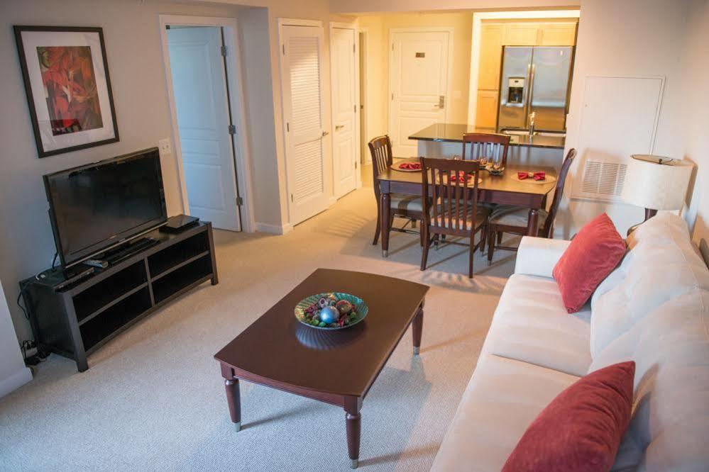 Crystal Quarters Furnished Apartments At The Gramercy Arlington Exterior foto